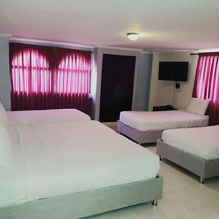 Hotel Puerta De Oro バランキージャ エクステリア 写真