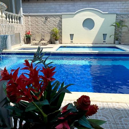 Hotel Puerta De Oro バランキージャ エクステリア 写真