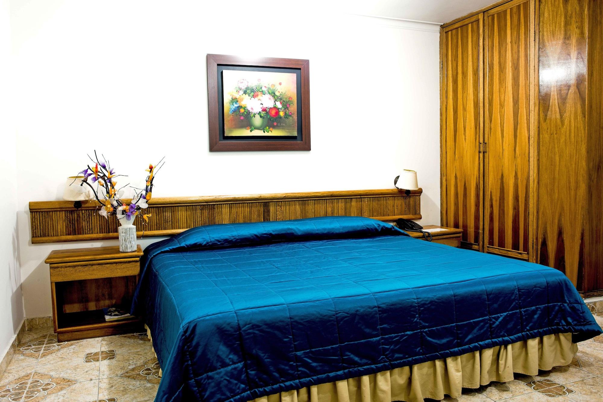 Hotel Puerta De Oro バランキージャ エクステリア 写真
