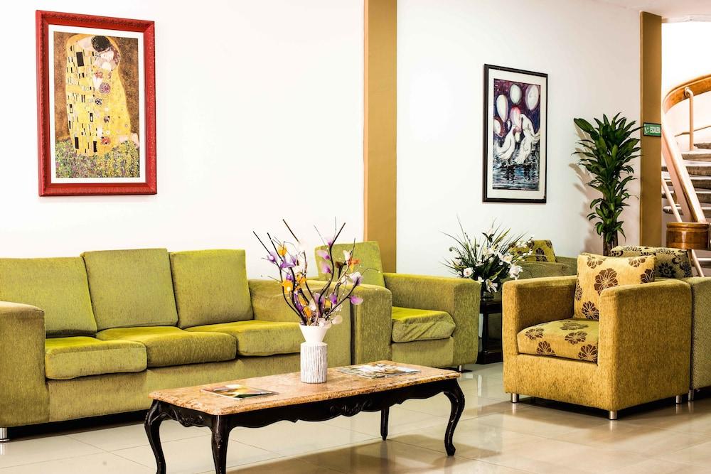 Hotel Puerta De Oro バランキージャ エクステリア 写真