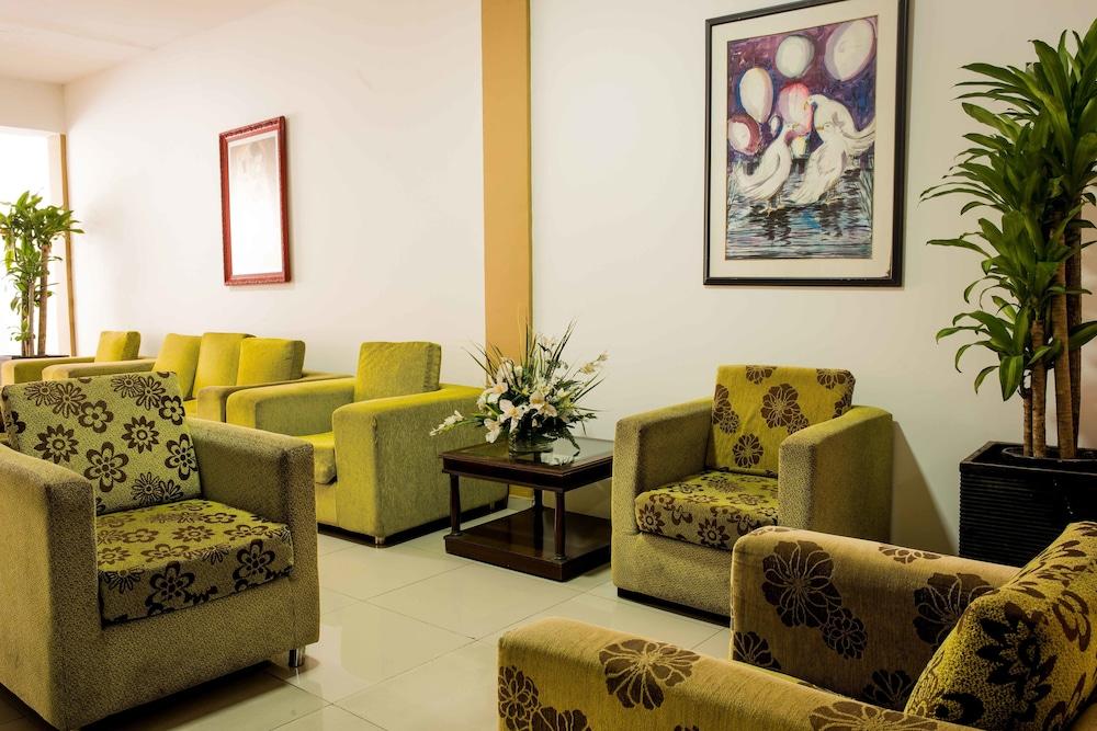 Hotel Puerta De Oro バランキージャ エクステリア 写真