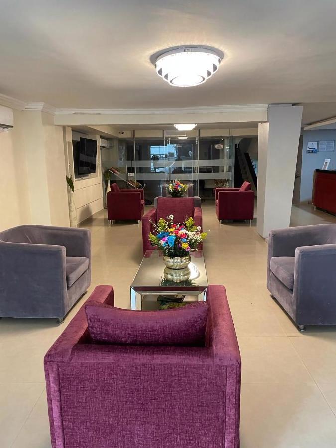 Hotel Puerta De Oro バランキージャ エクステリア 写真