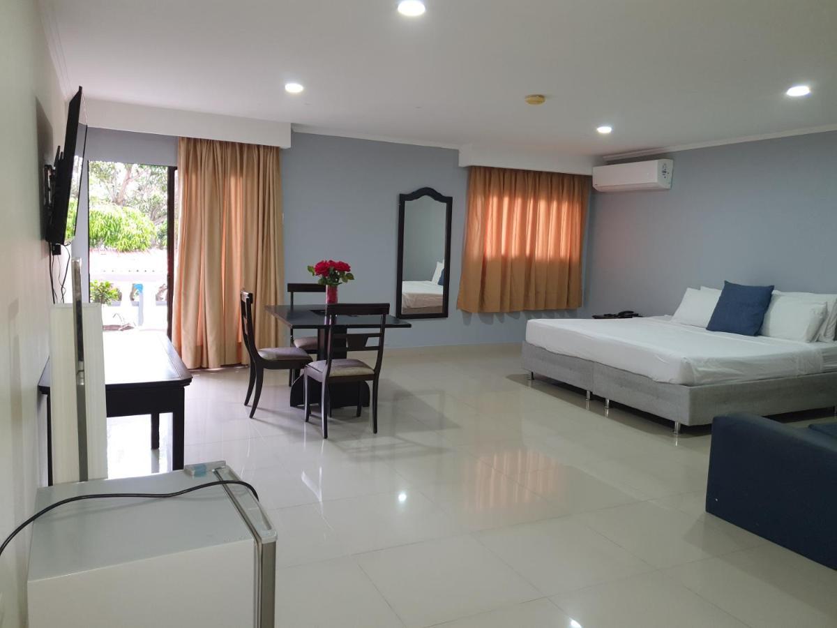 Hotel Puerta De Oro バランキージャ エクステリア 写真