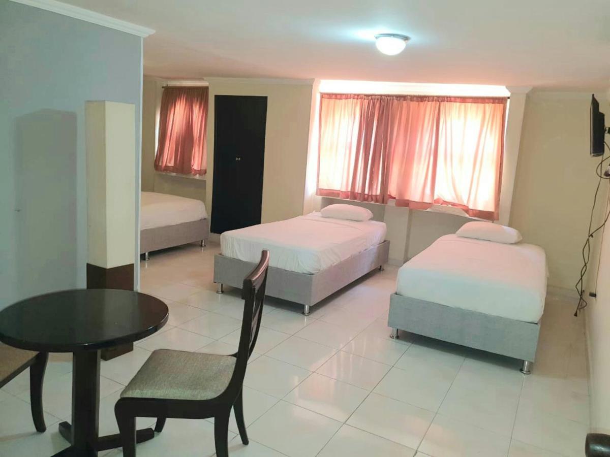 Hotel Puerta De Oro バランキージャ エクステリア 写真