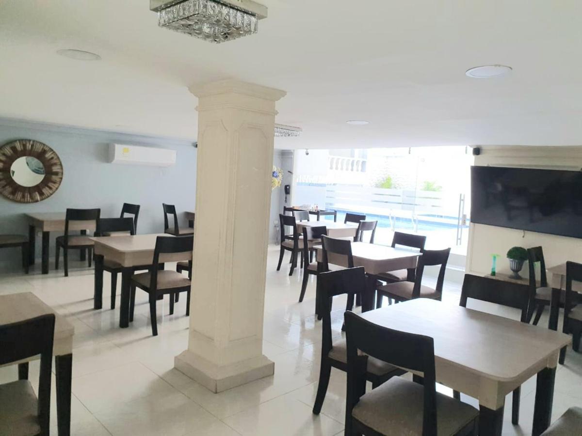 Hotel Puerta De Oro バランキージャ エクステリア 写真