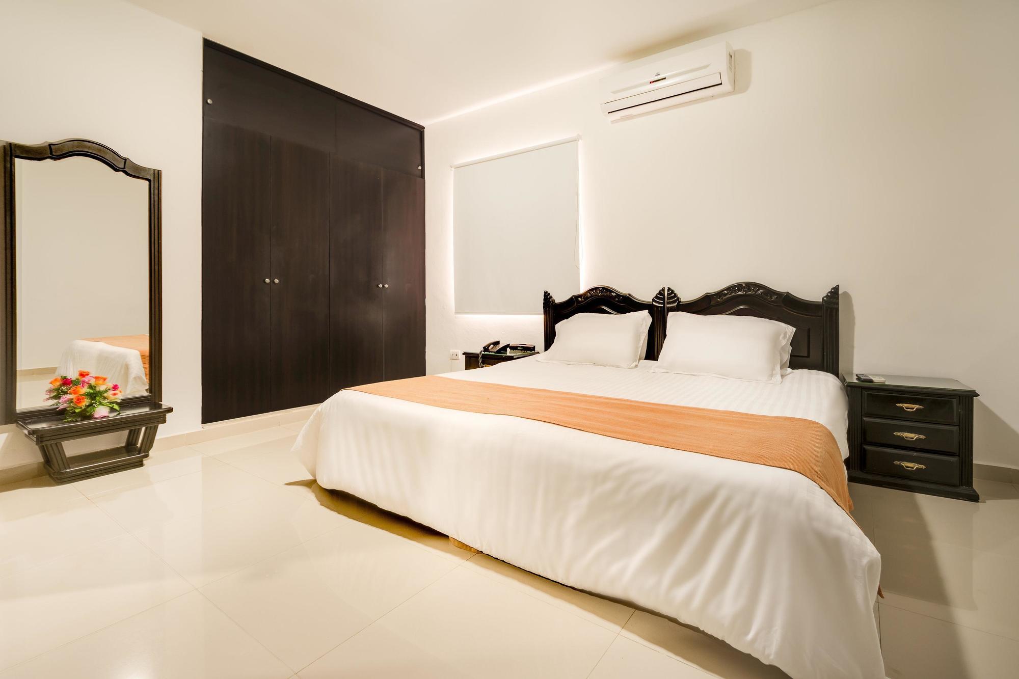 Hotel Puerta De Oro バランキージャ エクステリア 写真