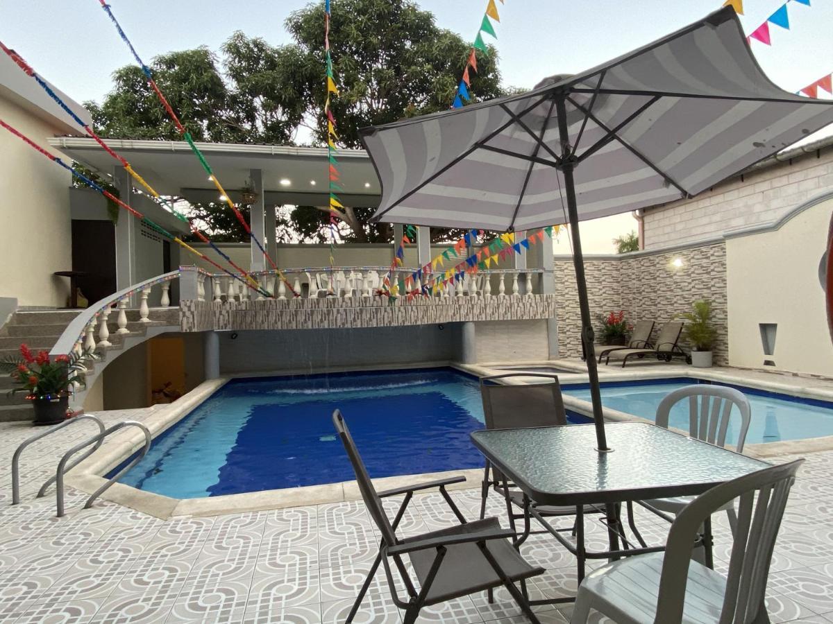 Hotel Puerta De Oro バランキージャ エクステリア 写真