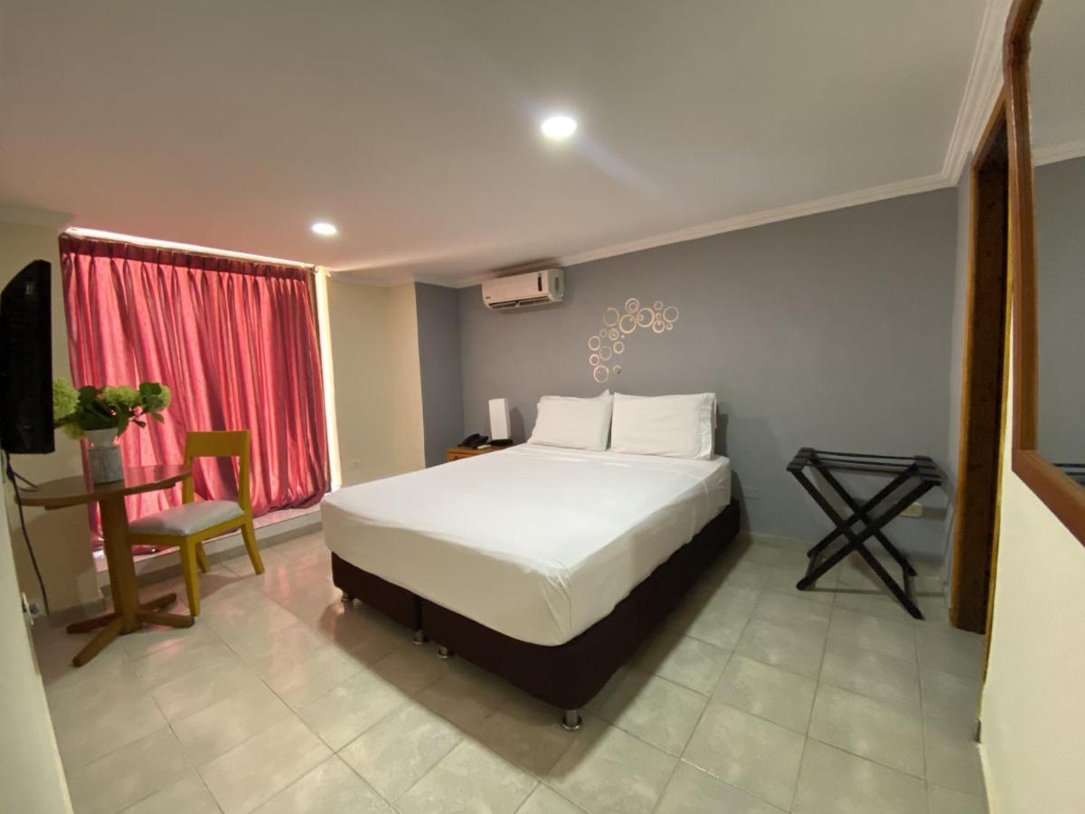 Hotel Puerta De Oro バランキージャ エクステリア 写真