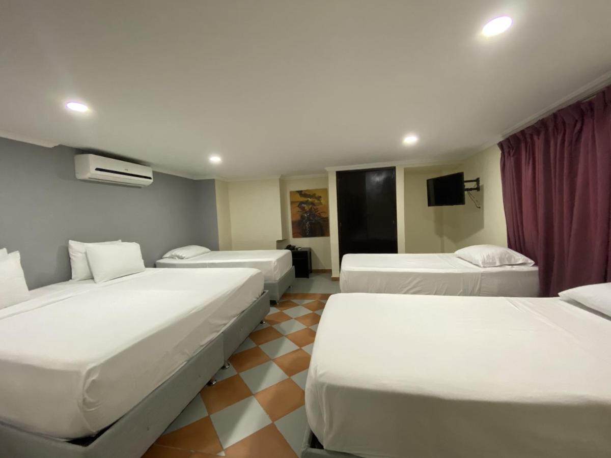 Hotel Puerta De Oro バランキージャ エクステリア 写真
