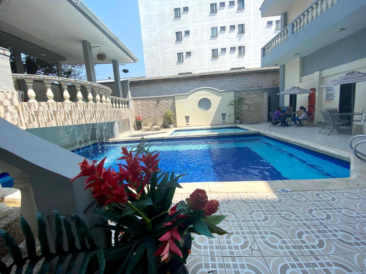 Hotel Puerta De Oro バランキージャ エクステリア 写真